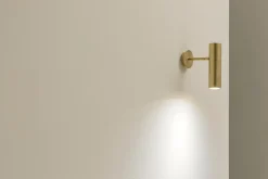 TF400 Wandlampe aus satiniertem Messing mit drehbarem Diffusor von Daluce