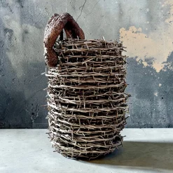 The Escape Skulptur, Ende 20. Jh., Stacheldraht und Bronze