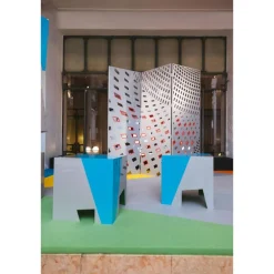 The Sign Otto Raumteiler aus pulverbeschichtetem Aluminium von Altreforme