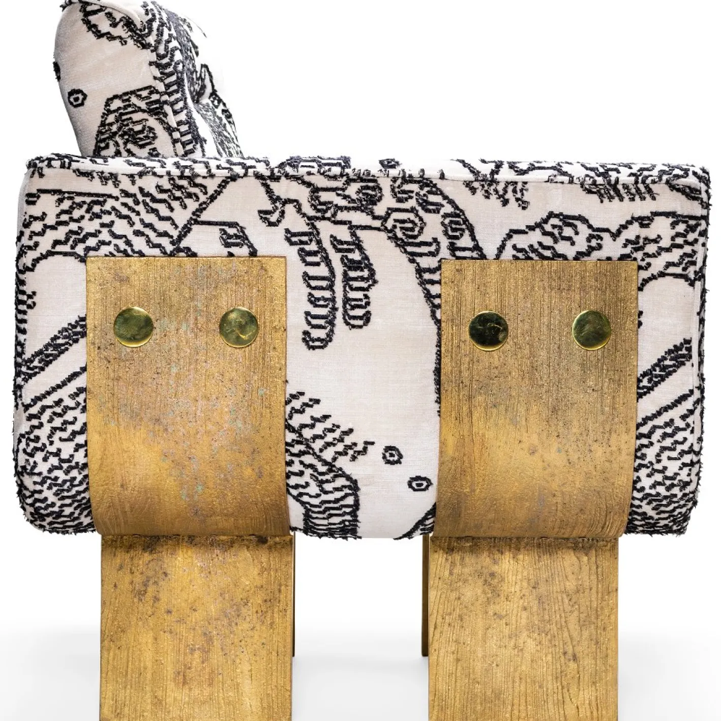 Tiger Samt Sessel mit Beinen aus Messingguss von Egg Designs