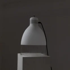 Tischlampe aus Glas von Luxo, 1980er