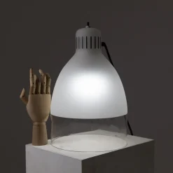 Tischlampe aus Glas von Luxo, 1980er
