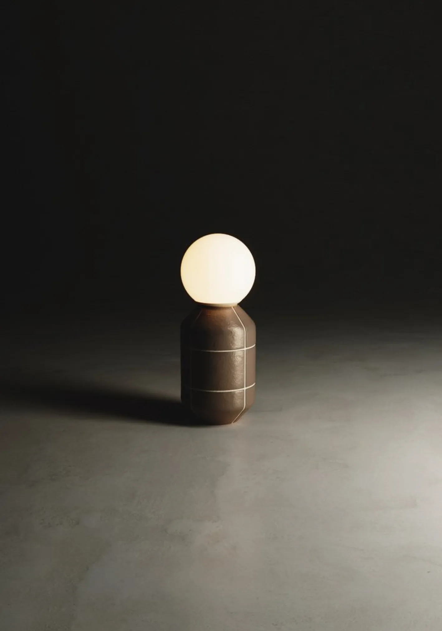 Tischlampe mit Keramikfuß von Svitanok