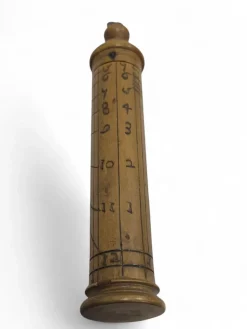 Tragbare Hirtensäule Sonnenuhr aus Geschnitztem Holz, 1760er