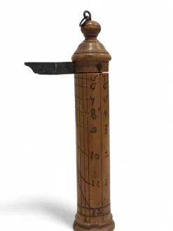Tragbare Hirtensäule Sonnenuhr aus Geschnitztem Holz, 1760er