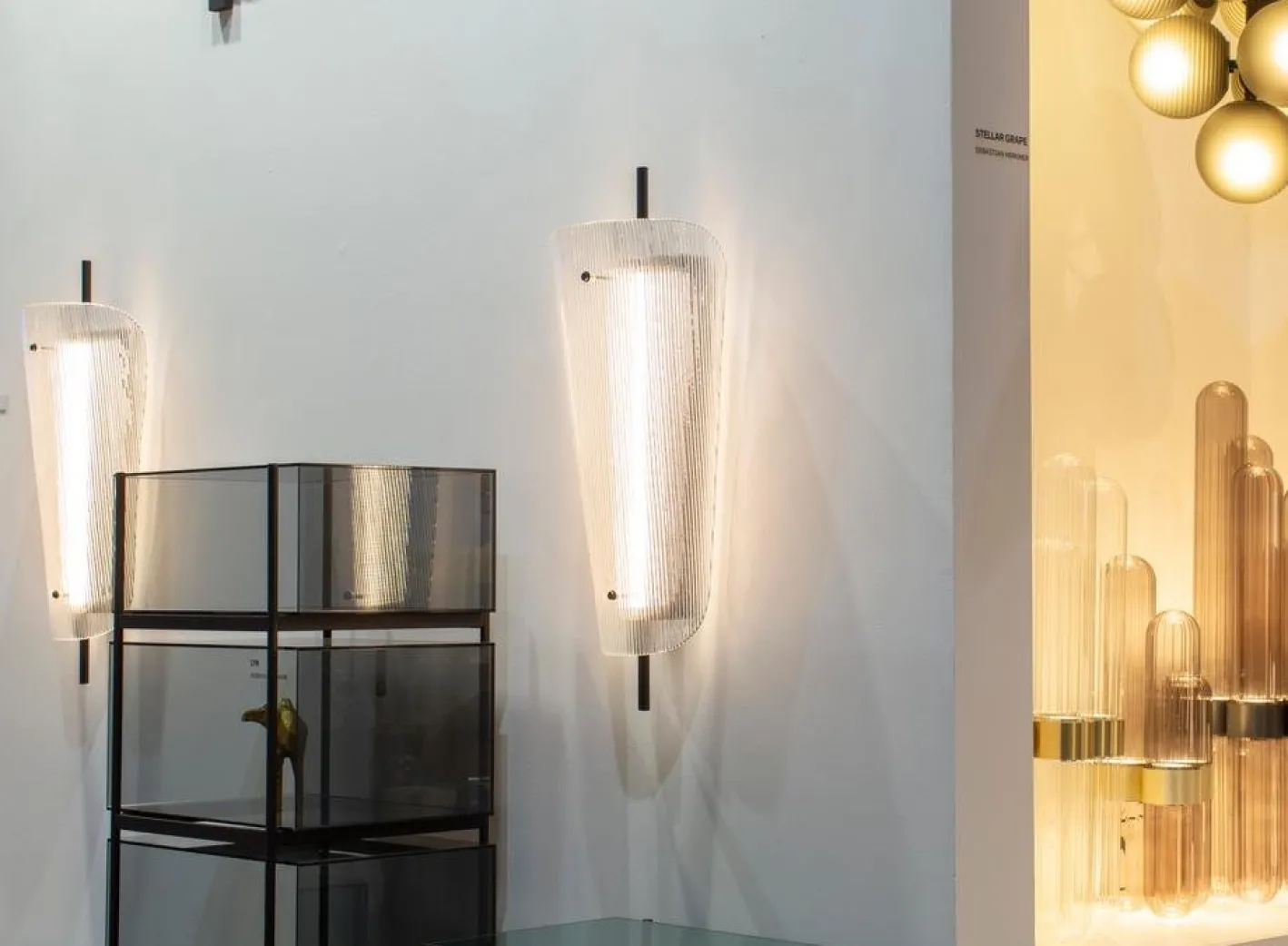 Transparente gebogene Wand von Sebastian Herkner für Pulpo