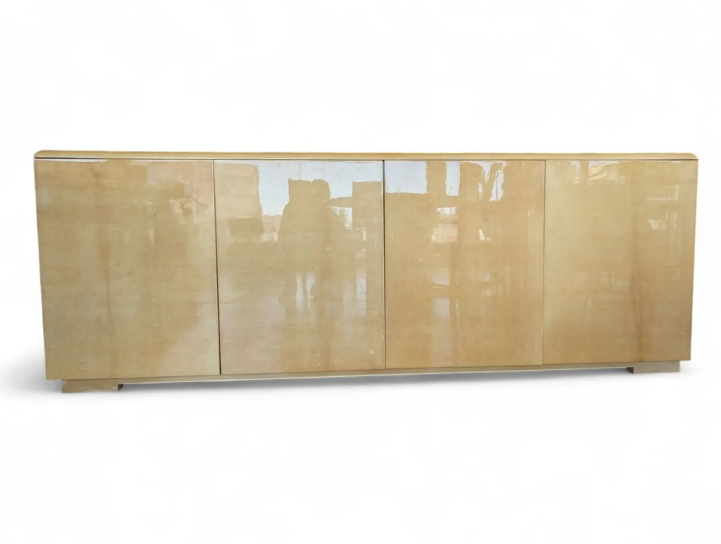 4-Türiges Sideboard im Stil von Aldo Tura, 1970er