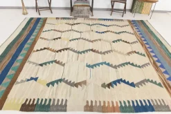 Türkischer Vintage Kelim Teppich aus Wolle