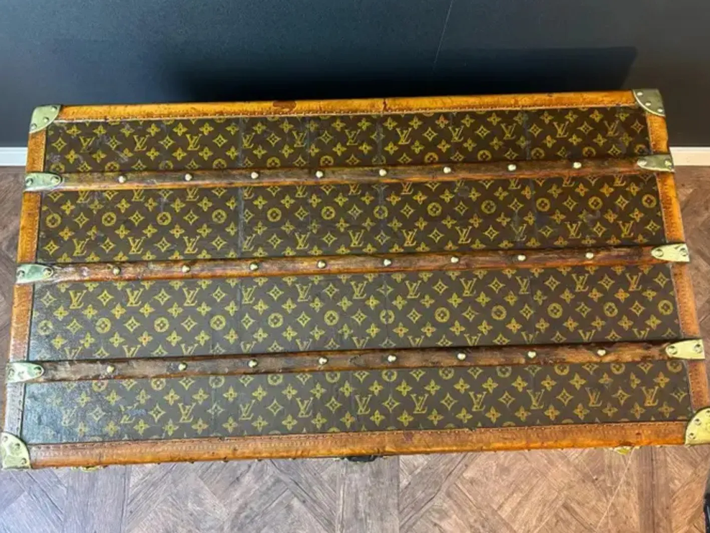Truhe mit Monogramm von Louis Vuitton, 1920er
