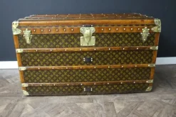 Truhe mit Monogramm von Louis Vuitton, 1920er