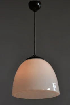 Tschechische Mid-Century Modern Hängelampe aus Chrom und Stahl mit Opalglas, 1960er