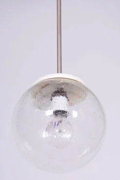 Tschechischer Mid-Century Kronleuchter aus verchromtem Stahl, Kunststoff & Glas, 1960er