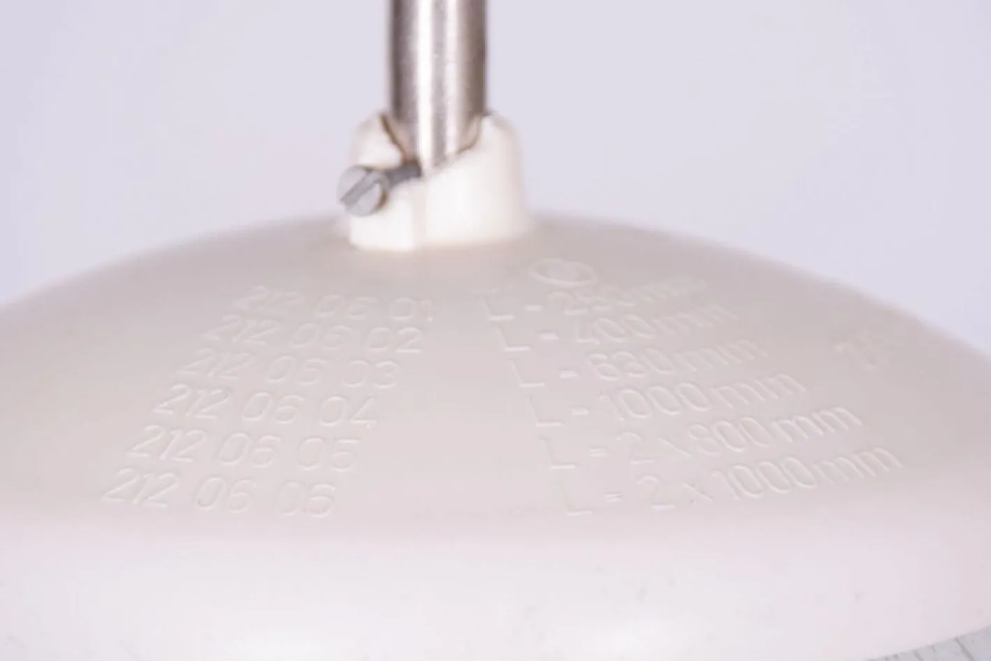 Tschechischer Mid-Century Kronleuchter aus verchromtem Stahl, Kunststoff & Glas, 1960er