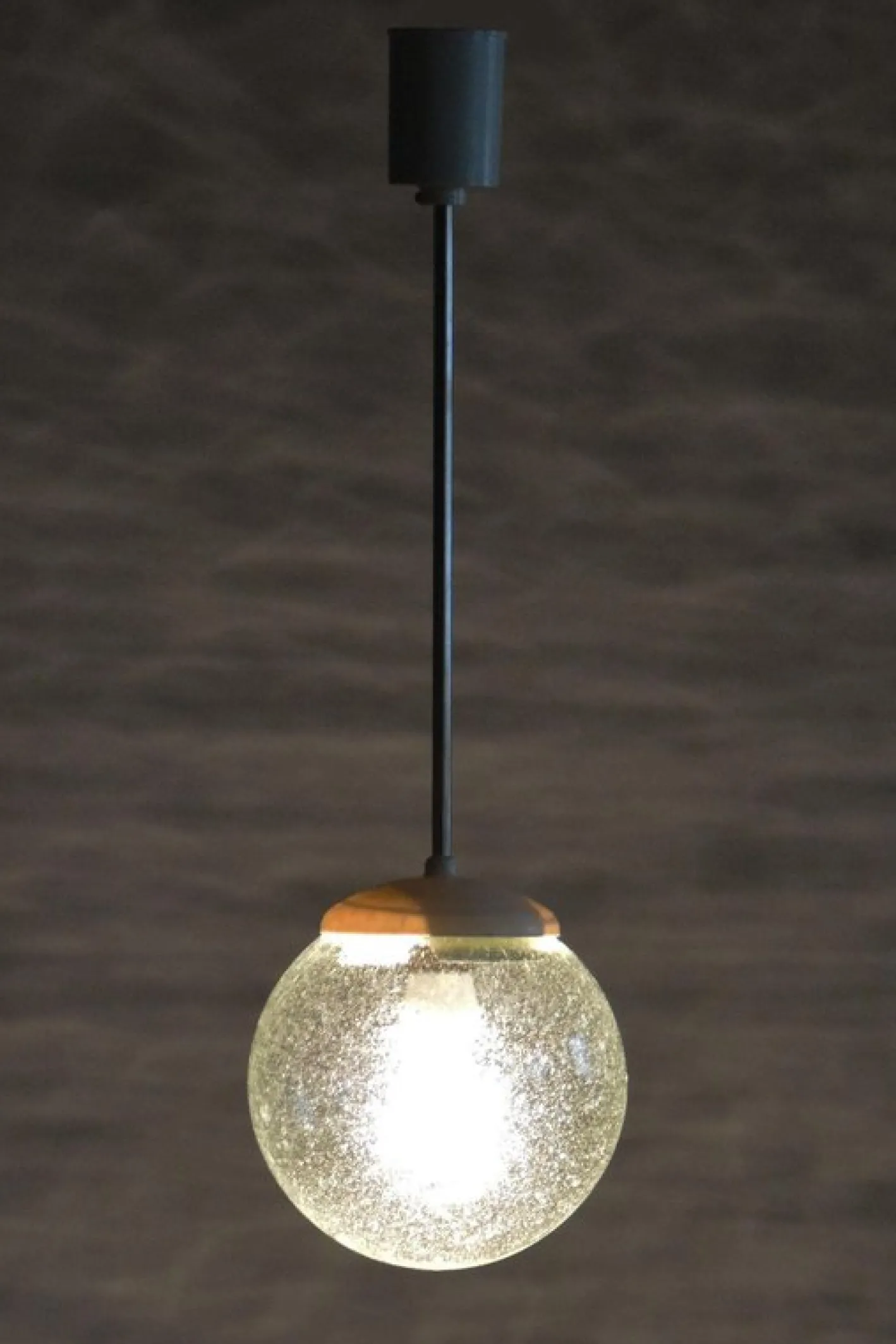 Tschechischer Mid-Century Kronleuchter aus verchromtem Stahl, Kunststoff & Glas, 1960er