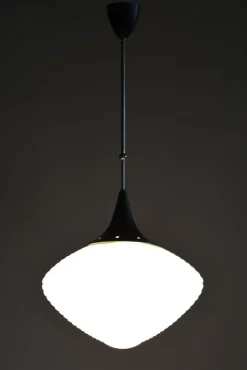 Tschechischer Mid-Century Kronleuchter aus verchromtem Stahl & Opalglas, 1960er