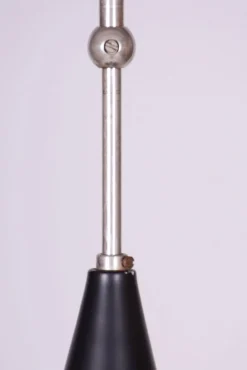Tschechischer Mid-Century Kronleuchter aus verchromtem Stahl & Opalglas, 1960er