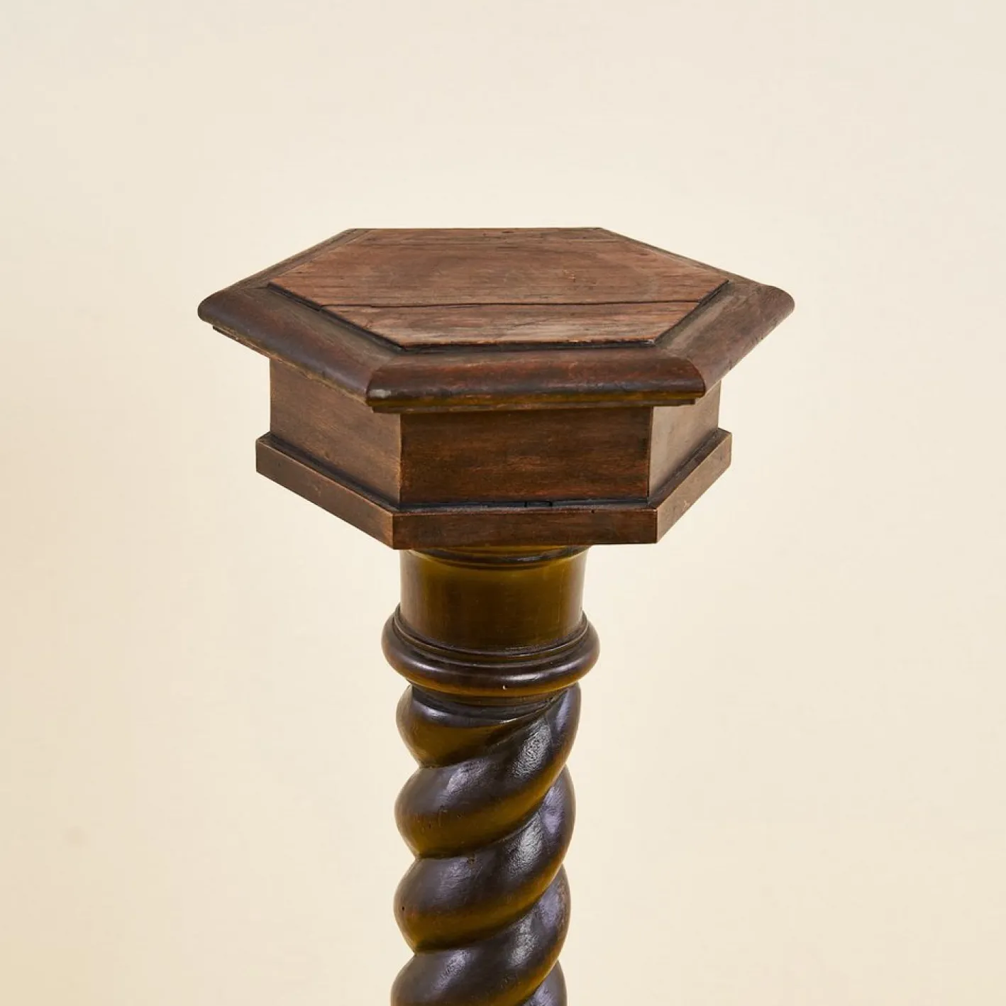 Twisted Vasenhalter Säule