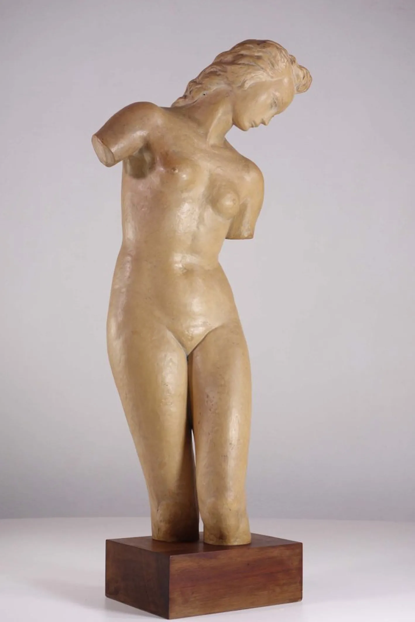Ugo Zaccagnini, Art Deco Skulptur einer nackten Frau, 1930er, Steingut