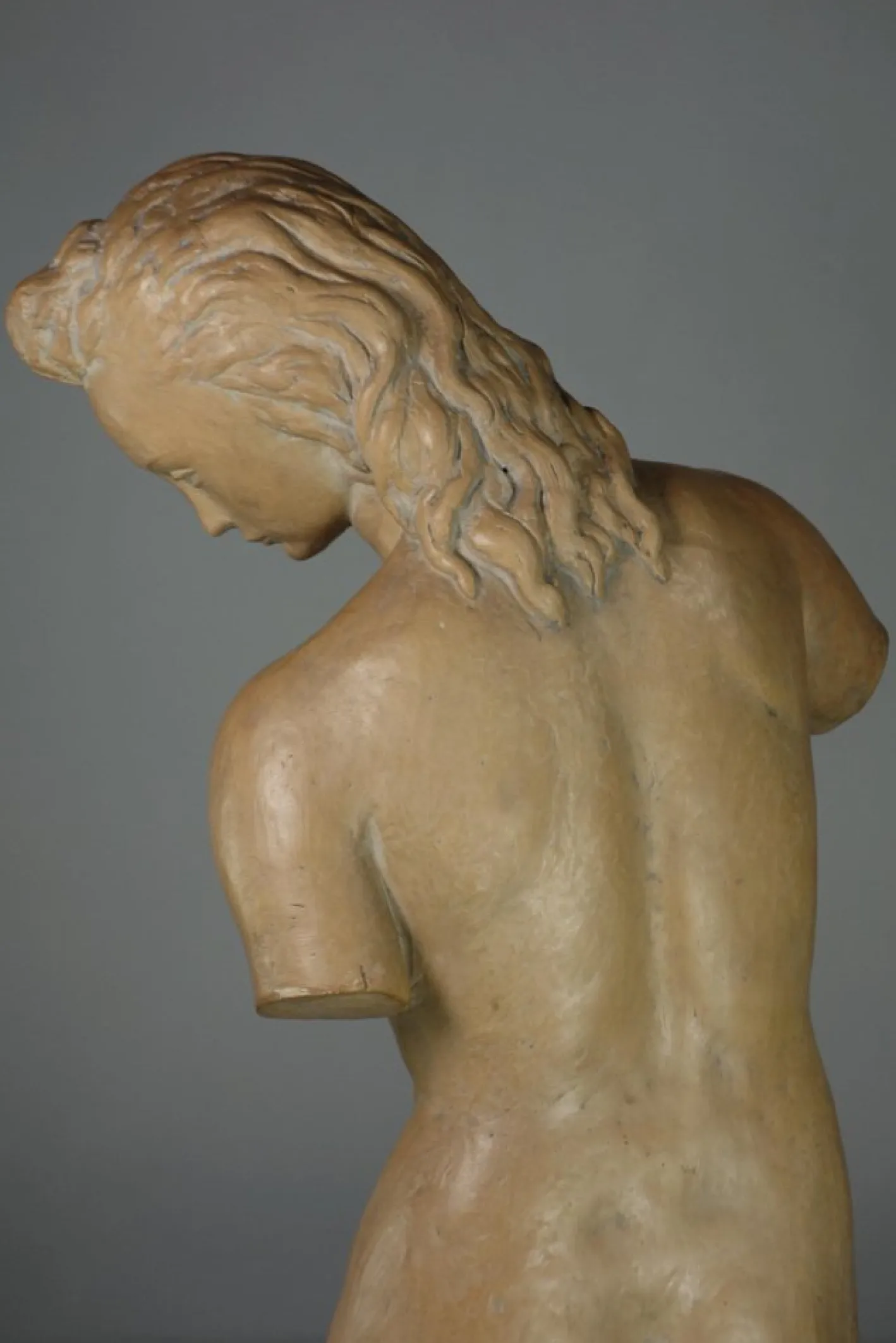 Ugo Zaccagnini, Art Deco Skulptur einer nackten Frau, 1930er, Steingut