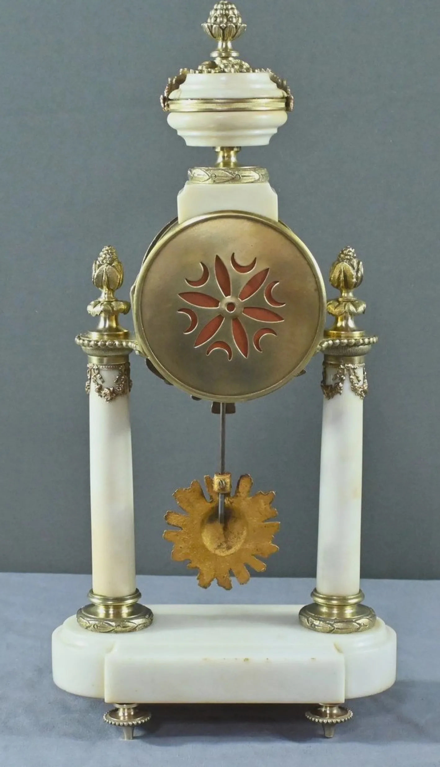 Uhr aus Marmor & Bronze im Louis XVI Stil von Mougin, 1889