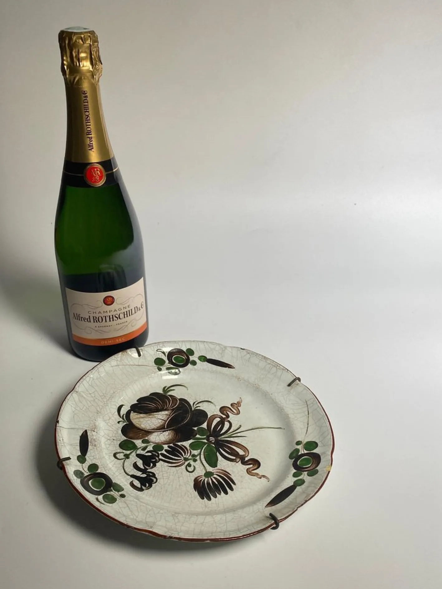 18. und 18. Jh. Französischer Fayence Blumen Teller in Braun & Grün