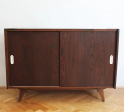U-450 Sideboard aus Eiche von Jiří Jiroutek für Interier Praha, 1960er