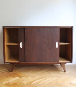 U-450 Sideboard aus Eiche von Jiří Jiroutek für Interier Praha, 1960er