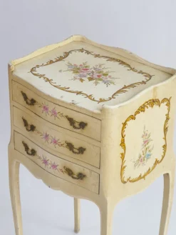 Venezianischer Louis XV Handbemalter Vintage Nachttisch mit Schubladen, 1920er