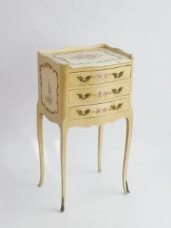 Venezianischer Louis XV Handbemalter Vintage Nachttisch mit Schubladen, 1920er