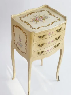 Venezianischer Louis XV Handbemalter Vintage Nachttisch mit Schubladen, 1920er