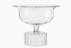 Veni Vase von Sam Baron  The Exceptional