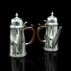 Versilberte englische Vintage Hot Chocolate Kannen, 2er Set