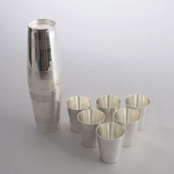 Versilberter Art Deco Cocktail Shaker und Tassen, 7 . Set