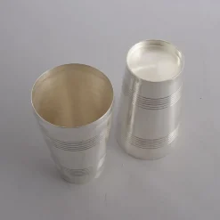 Versilberter Art Deco Cocktail Shaker und Tassen, 7 . Set