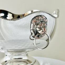 Versilberte Schale im Georgianischen Stil mit Löwenkopf, Gadroon-Rand und Münzmedaillons, 1930er-1950er