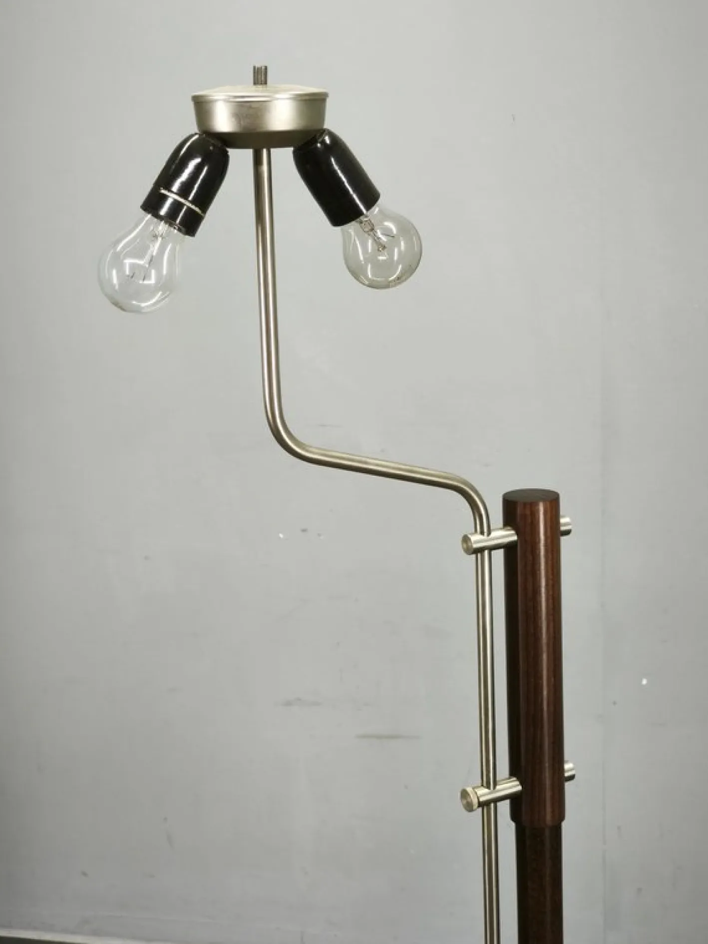 Verstellbare deutsche Vintage Stehlampe aus Eiche & Metall mit handgefertigtem Papierschirm, 1970er