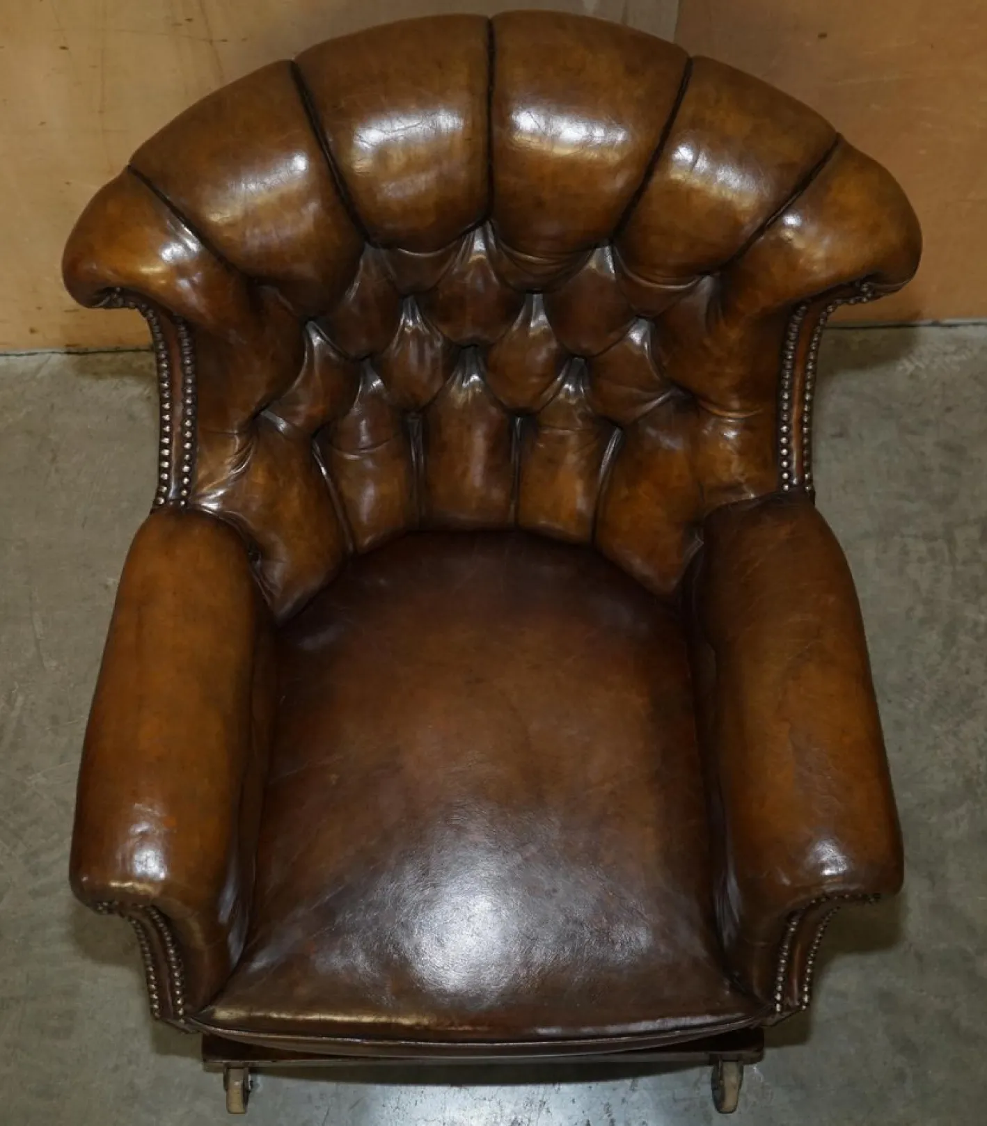 Viktorianischer Chesterfield Schaukelsessel aus Leder von Harringtons