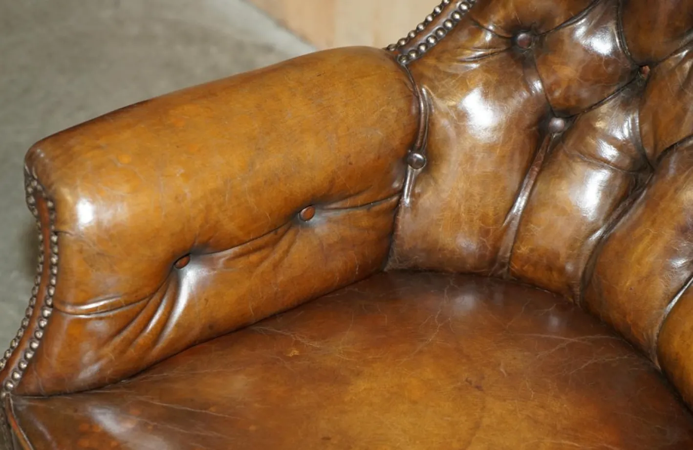 Viktorianischer Chesterfield Schaukelsessel aus Leder von Harringtons