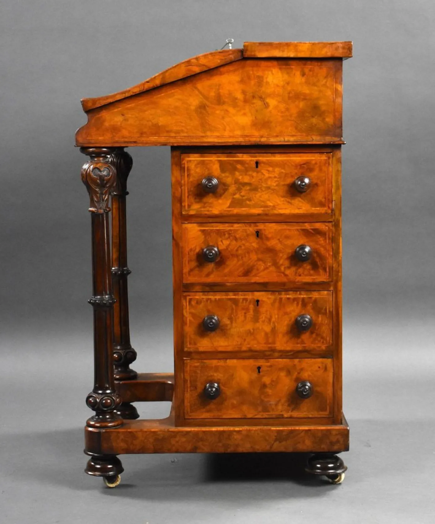 Viktorianisches Davenport aus Wurzelholz, 1860er