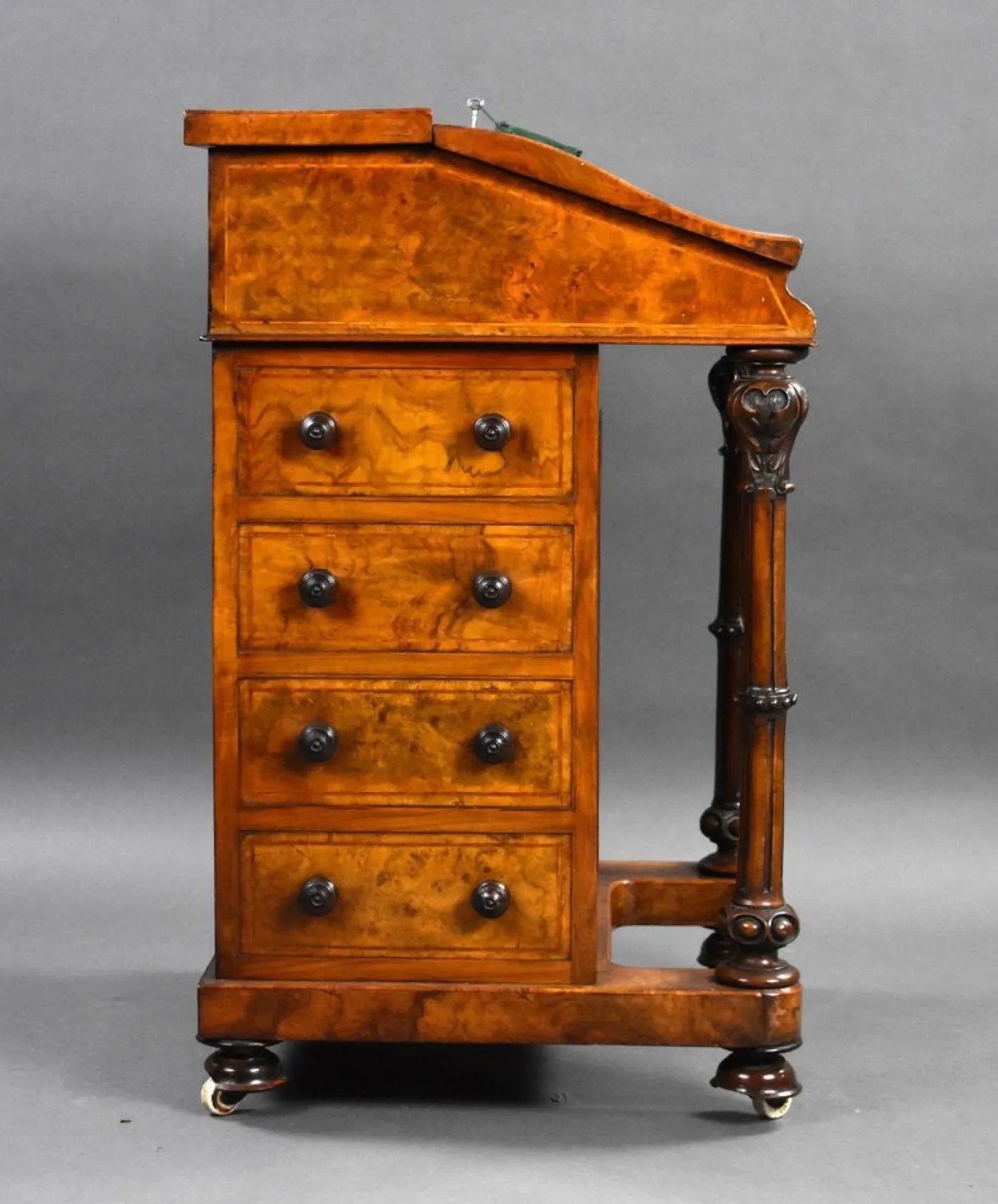 Viktorianisches Davenport aus Wurzelholz, 1860er