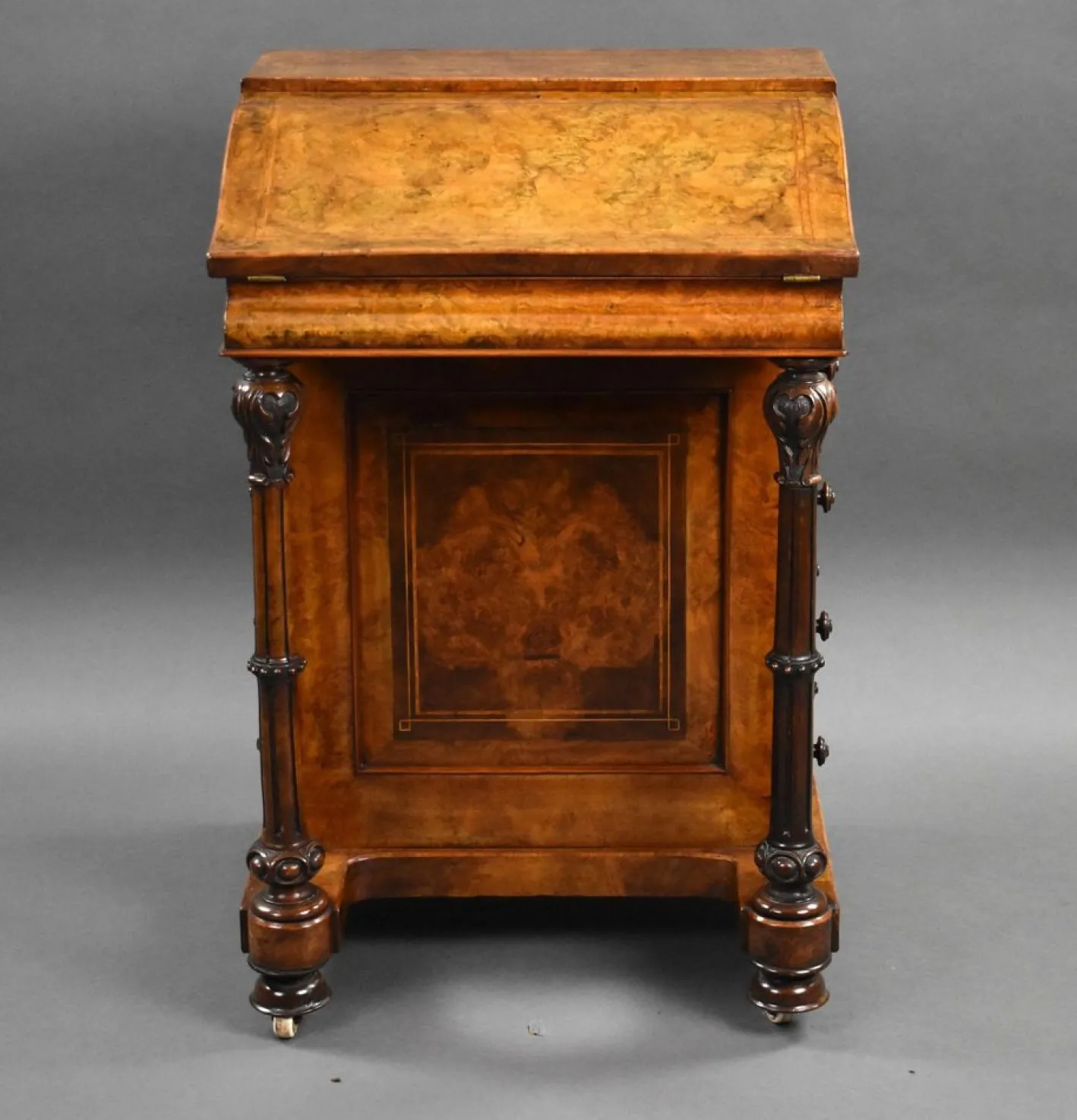 Viktorianisches Davenport aus Wurzelholz, 1860er