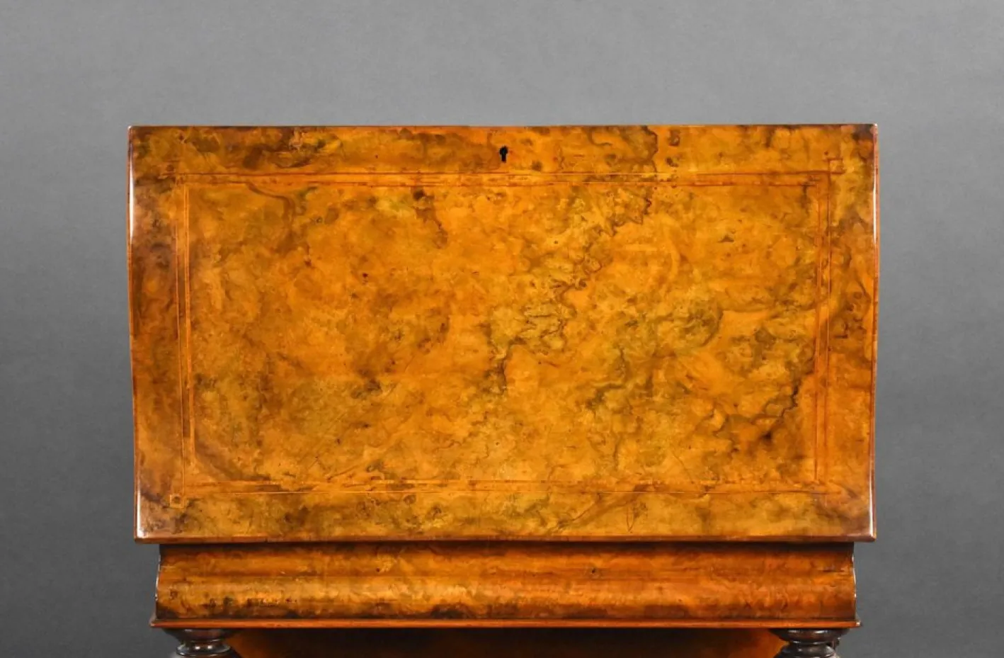 Viktorianisches Davenport aus Wurzelholz, 1860er