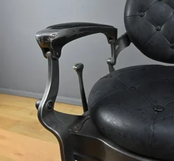 Vintage Barber Chair aus Metall