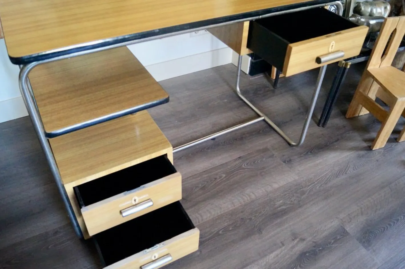 Vintage Bauhaus Furnier Schreibtisch im Stil von Breuer, Deutschland, 1955