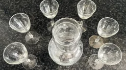 Vintage Bohemia Gravierte Glaskaraffe & Gläser, 1950er, 8 . Set