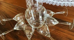 Vintage Bohemia Gravierte Glaskaraffe & Gläser, 1950er, 8 . Set