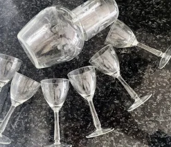 Vintage Bohemia Gravierte Glaskaraffe & Gläser, 1950er, 8 . Set