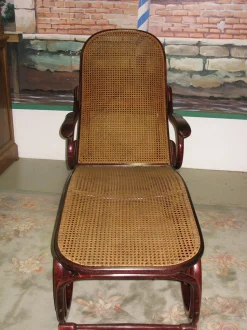 Vintage Chaiselongue aus Buche, Mahagoni & Rohrgeflecht von Thonet