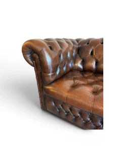 Vintage Chesterfield Drei-Sitzer Sofa aus Braunem Leder, England, 1980er
