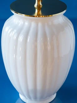 Vintage Delft Tischlampe in weißer Keramik mit New Ginger Jar Chinoiserie Schirm in Blau & Weiß